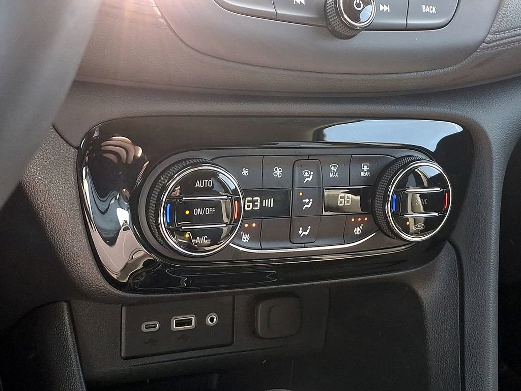 Used 2023 Buick Encore GX Select image 15