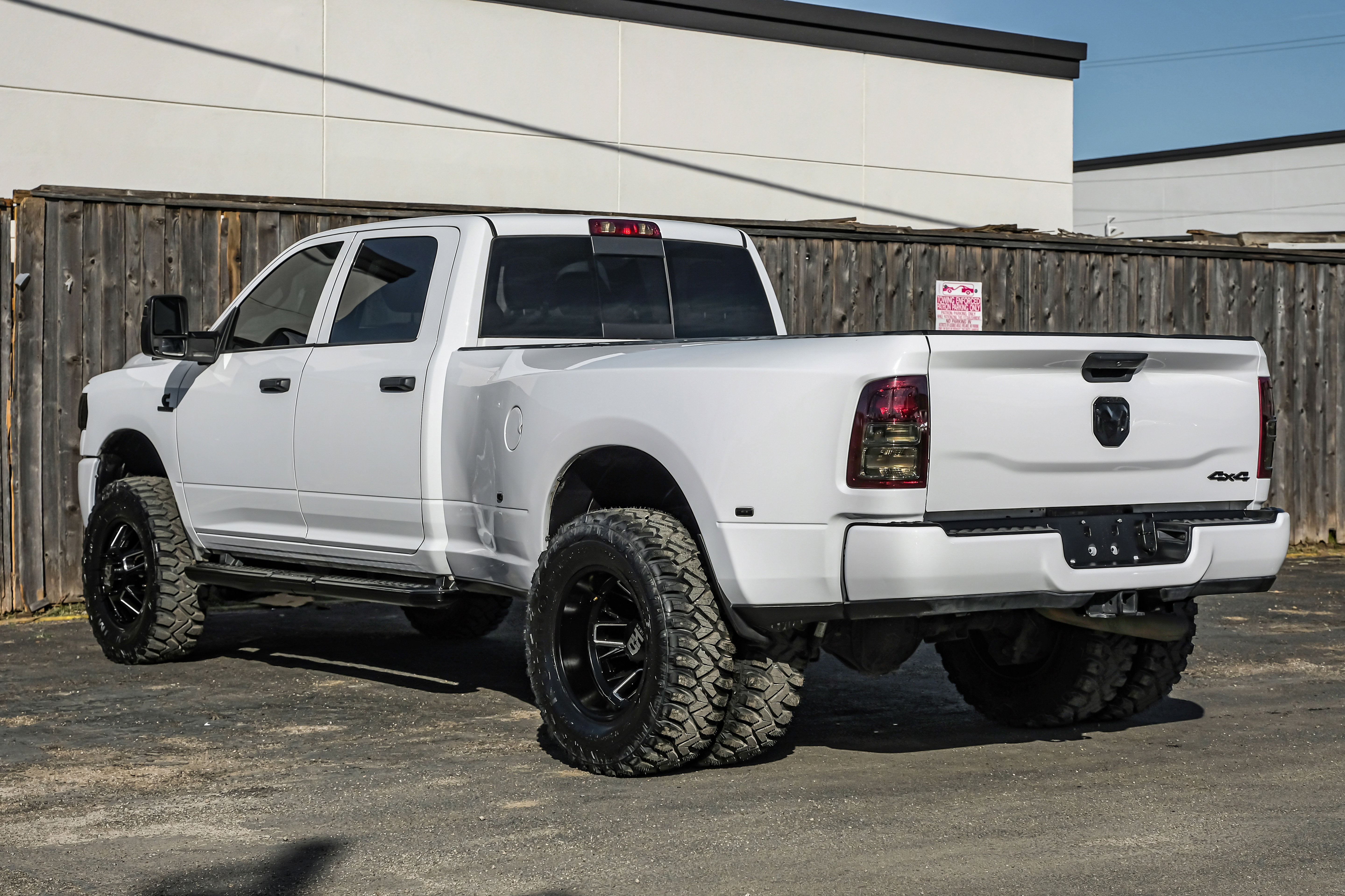 Used 2024 RAM 3500 Tradesman w/ Chrome Appearance Group image 10