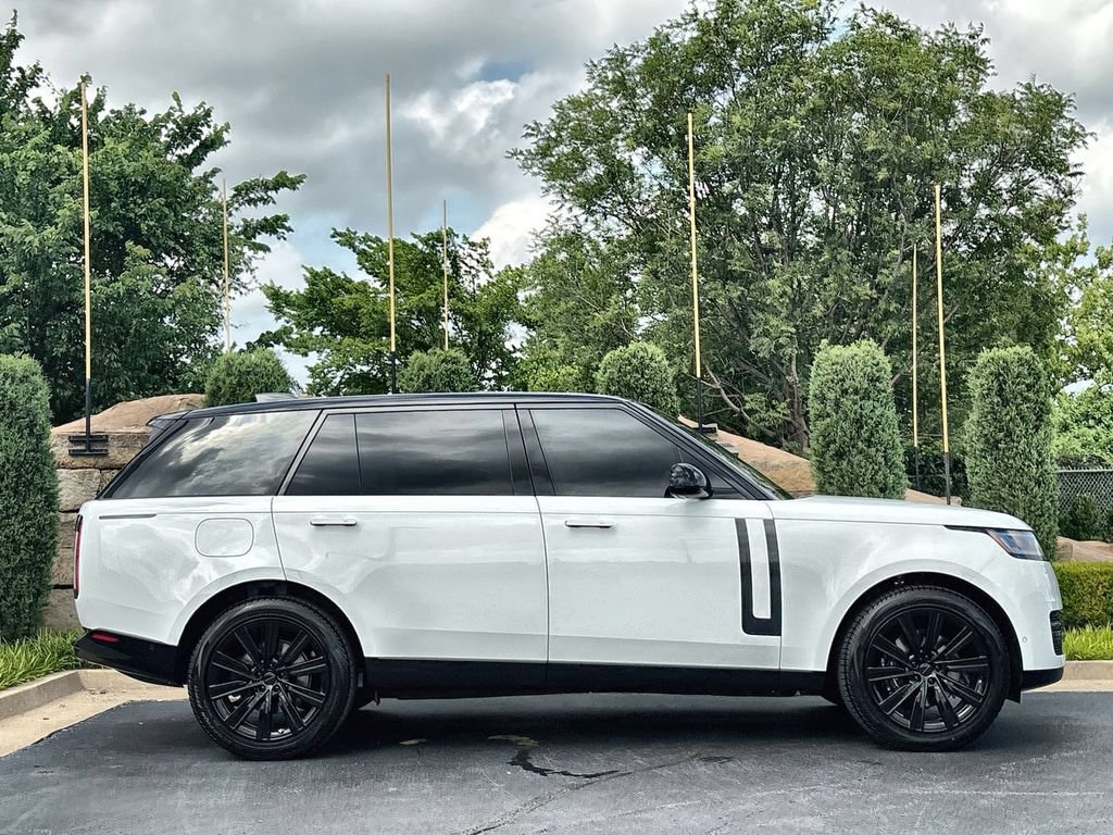 New 2026 Land Rover Range Rover Long Wheelbase SE AWD/4WD image 6