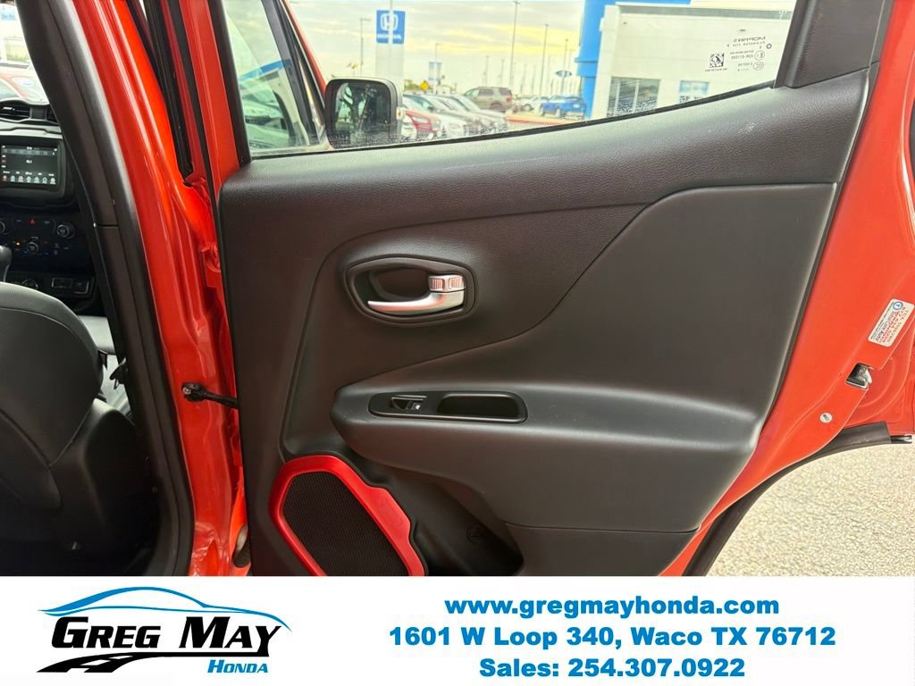 Used 2019 Jeep Renegade Trailhawk AWD/4WD image 30
