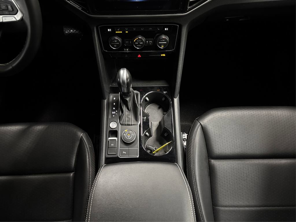 Used 2022 Volkswagen Atlas Cross Sport SE image 22