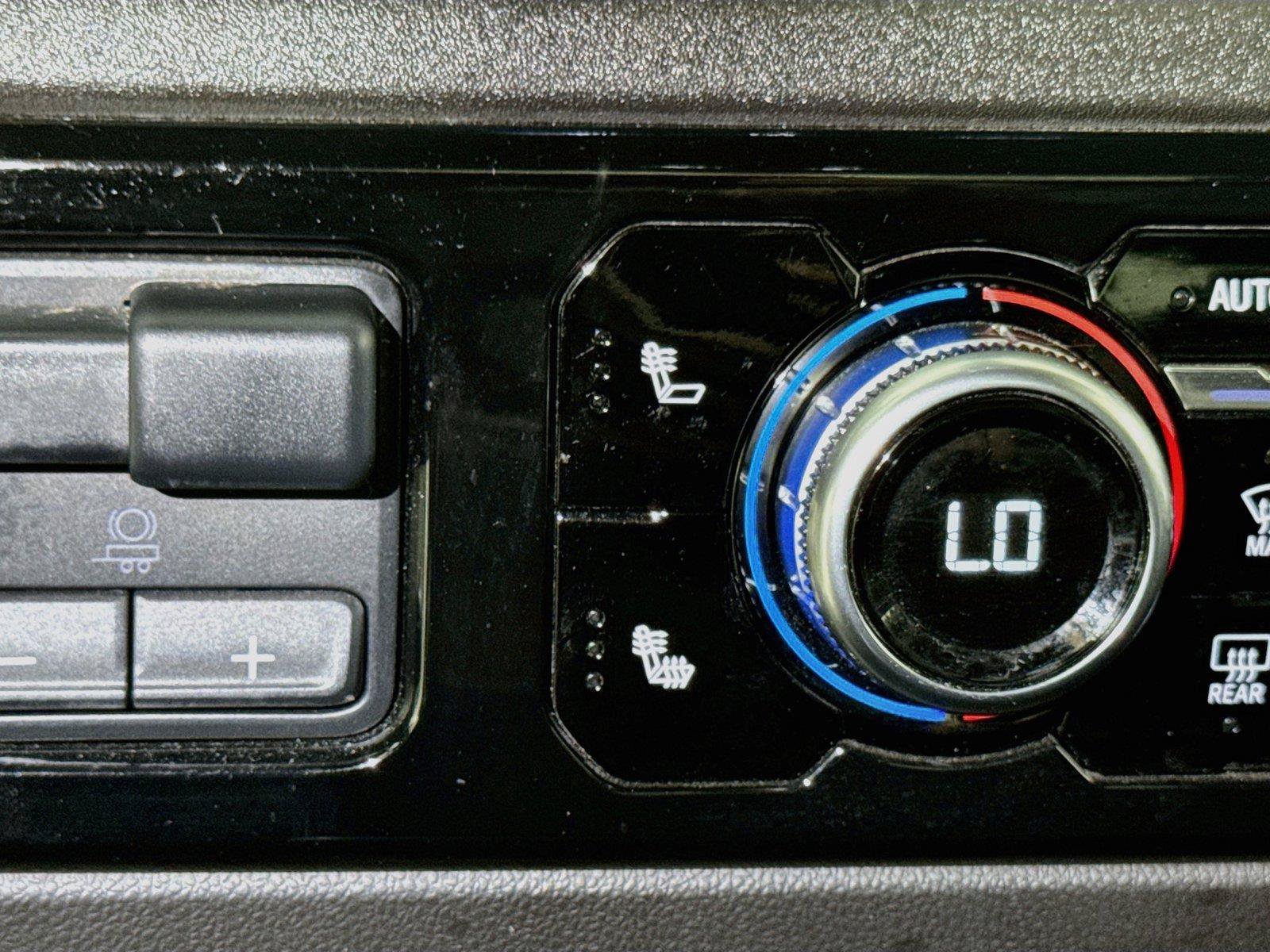 Certified 2025 GMC Sierra 1500 SLT RWD image 18