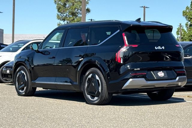 Certified 2024 Kia EV9 Land AWD/4WD image 8