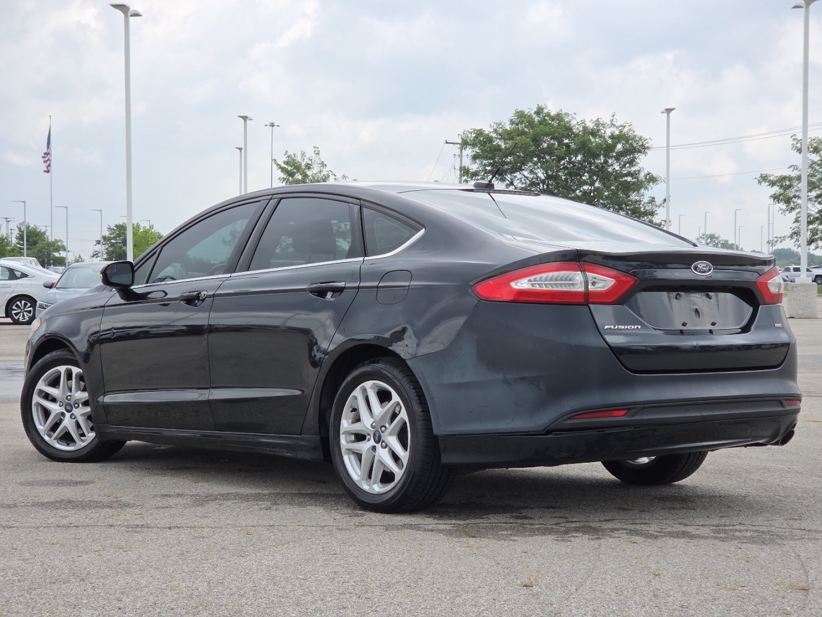 Used 2014 Ford Fusion SE FWD image 13