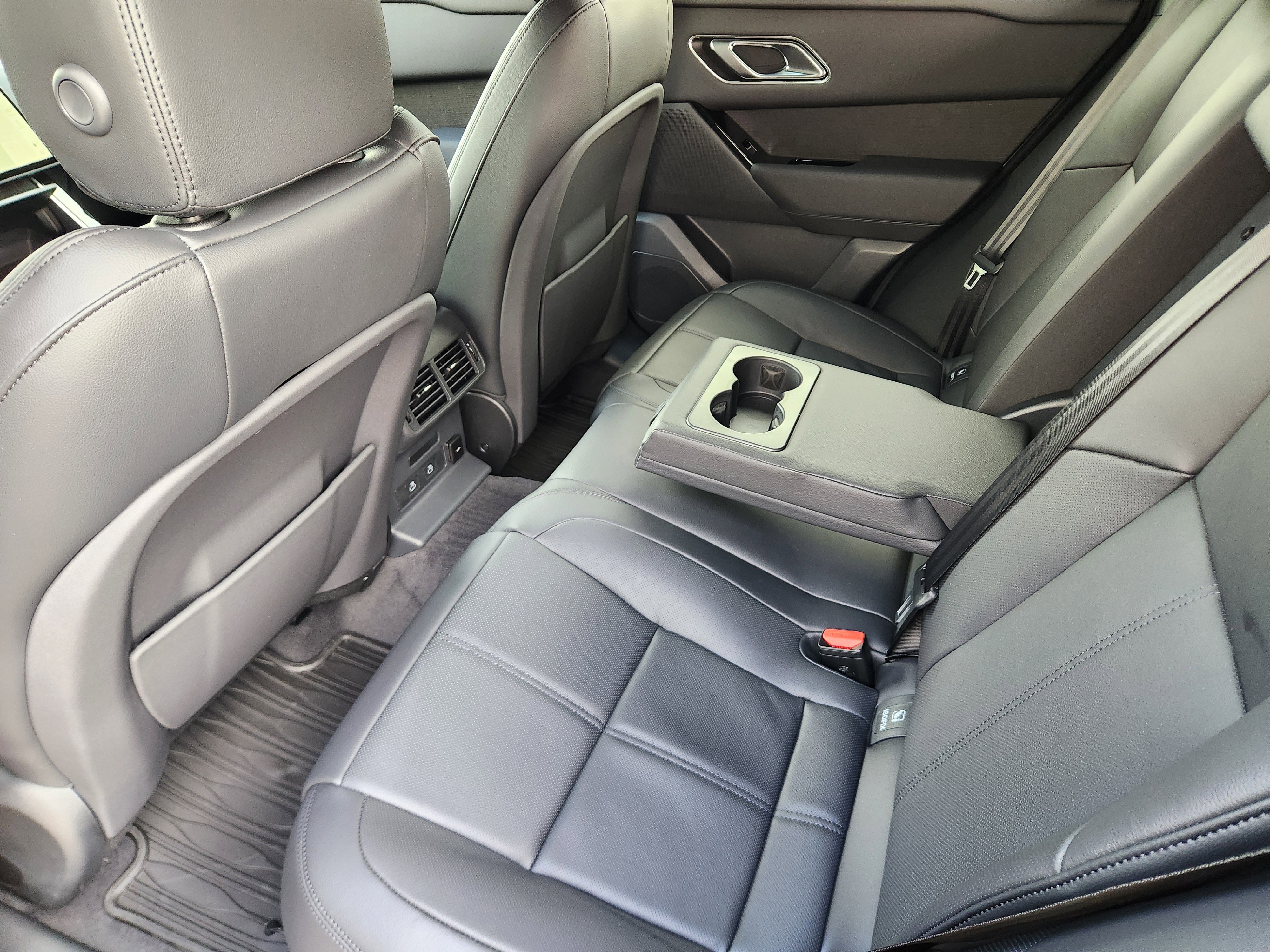 New 2026 Land Rover Range Rover Velar Dynamic SE image 29