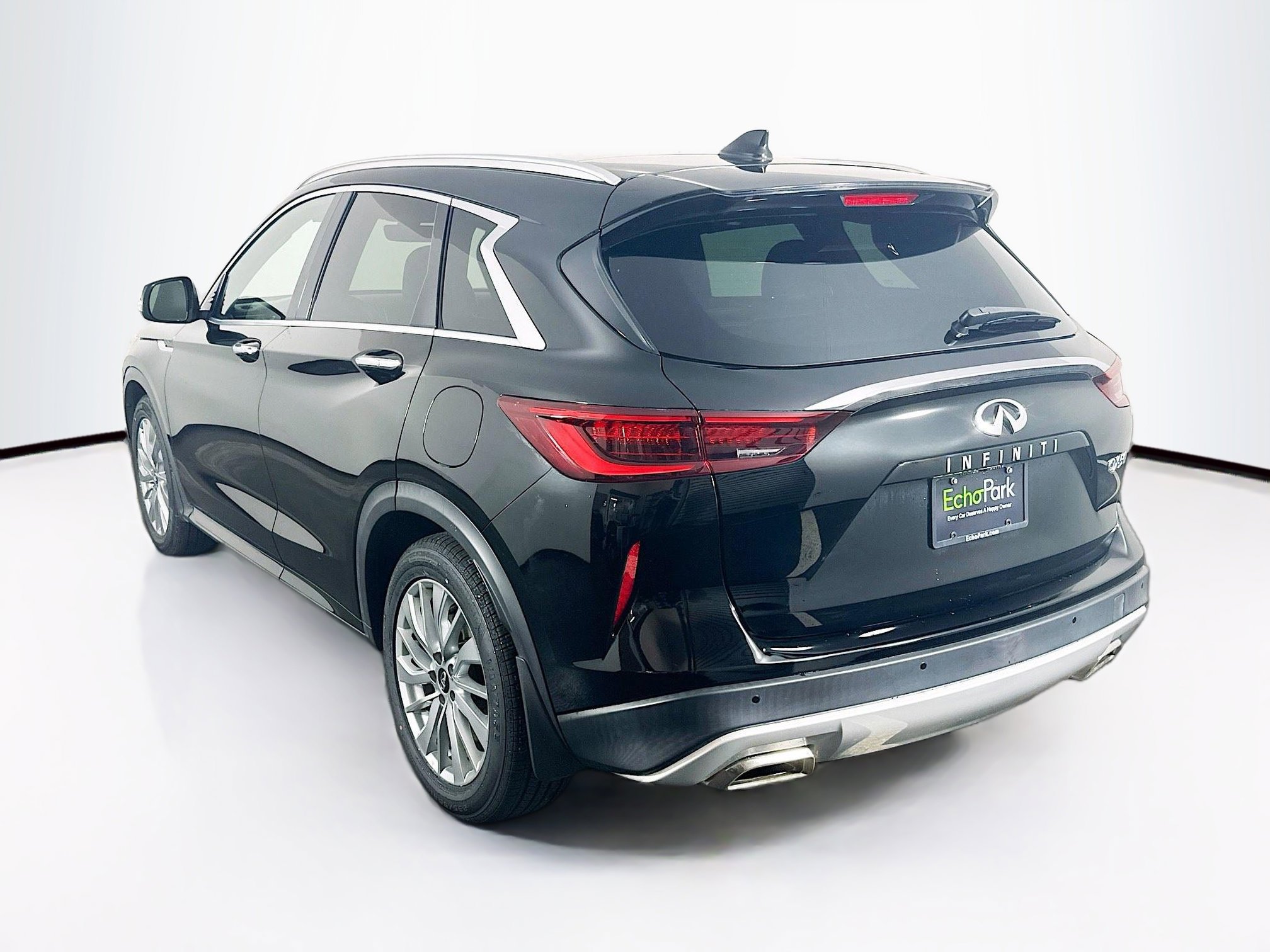 Used 2023 INFINITI QX50 Luxe FWD image 5