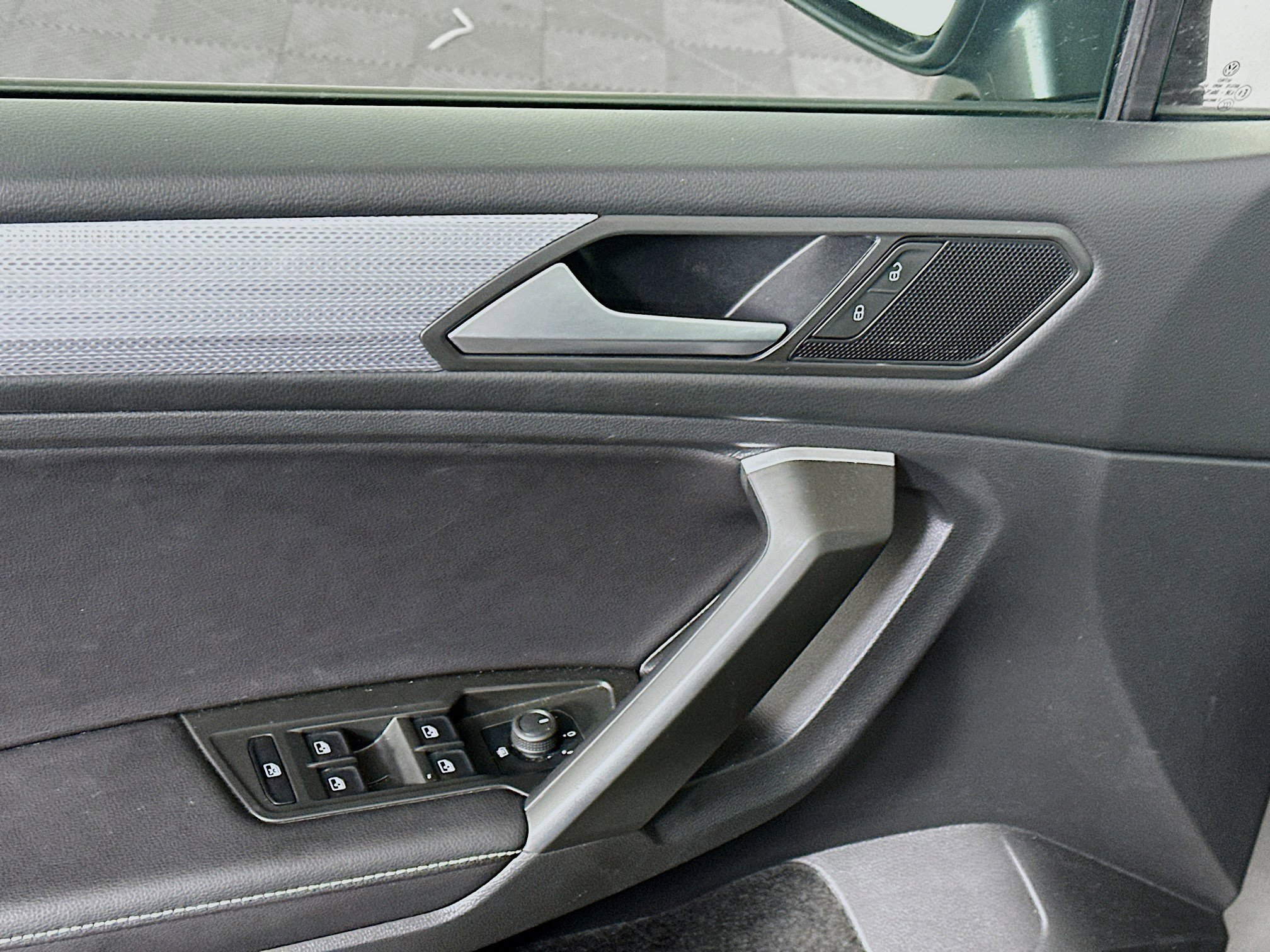 Used 2024 Volkswagen Tiguan S image 15