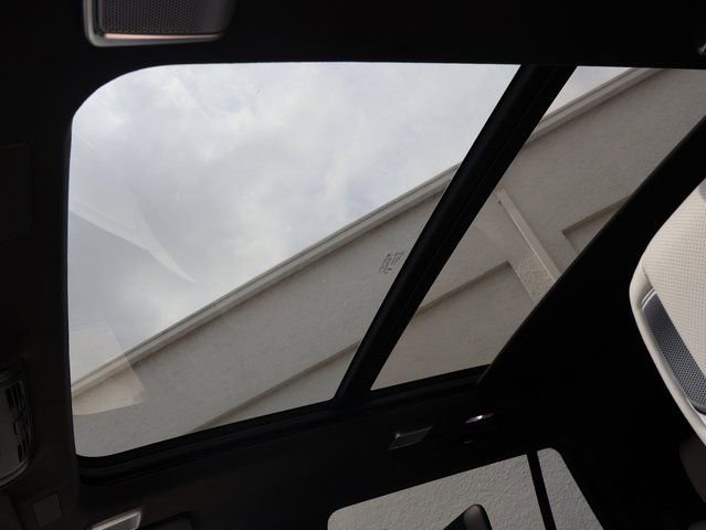 Certified 2025 Cadillac Escalade Premium Luxury Platinum image 46