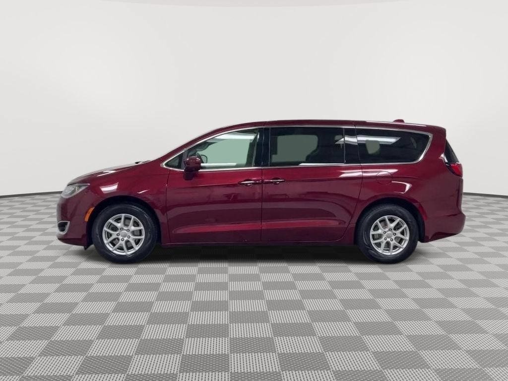 Used 2020 Chrysler Pacifica Touring w/ Advanced Safetytec Group FWD image 5