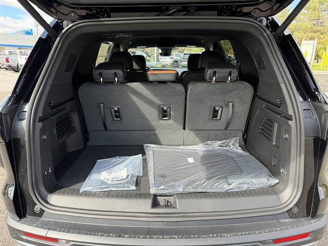 New 2027 Chevrolet Traverse Z71 w/ Enhanced Driving Package AWD/4WD image 5