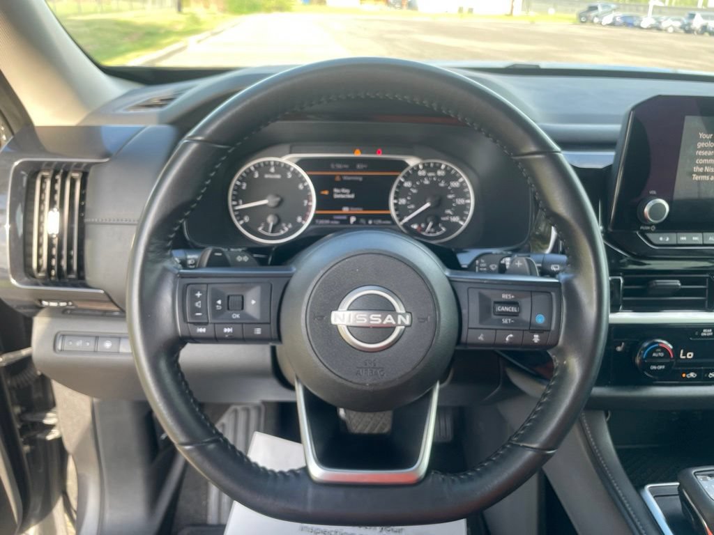 Used 2024 Nissan Pathfinder SV FWD image 24