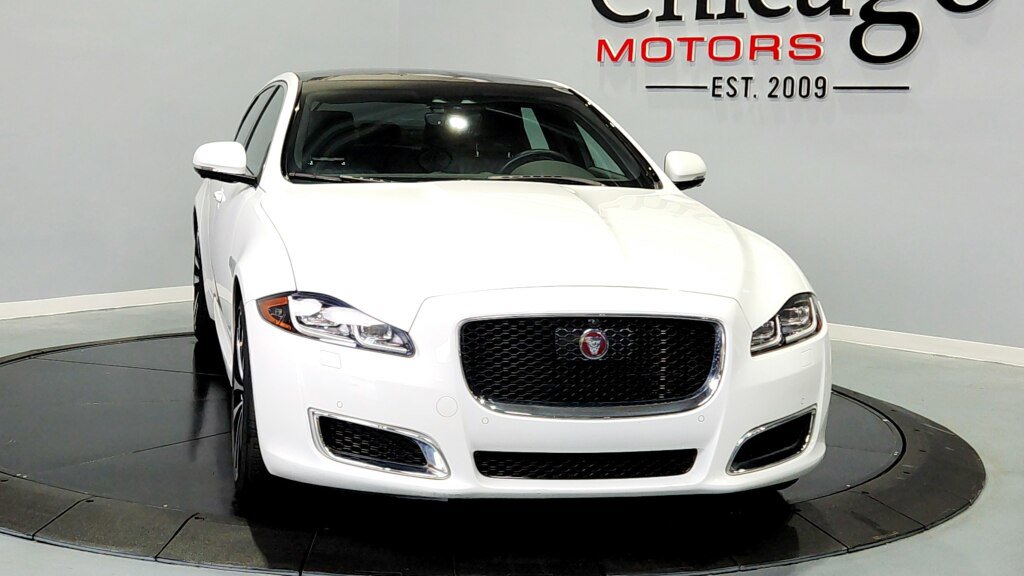 Used 2019 Jaguar XJ AWD image 3