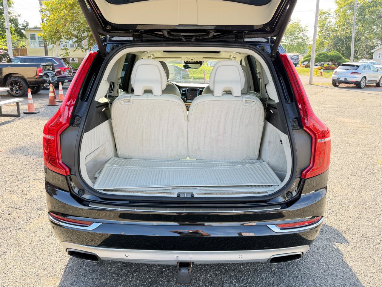 Used 2016 Volvo XC90 T6 Inscription w/ Vision Package AWD/4WD image 36