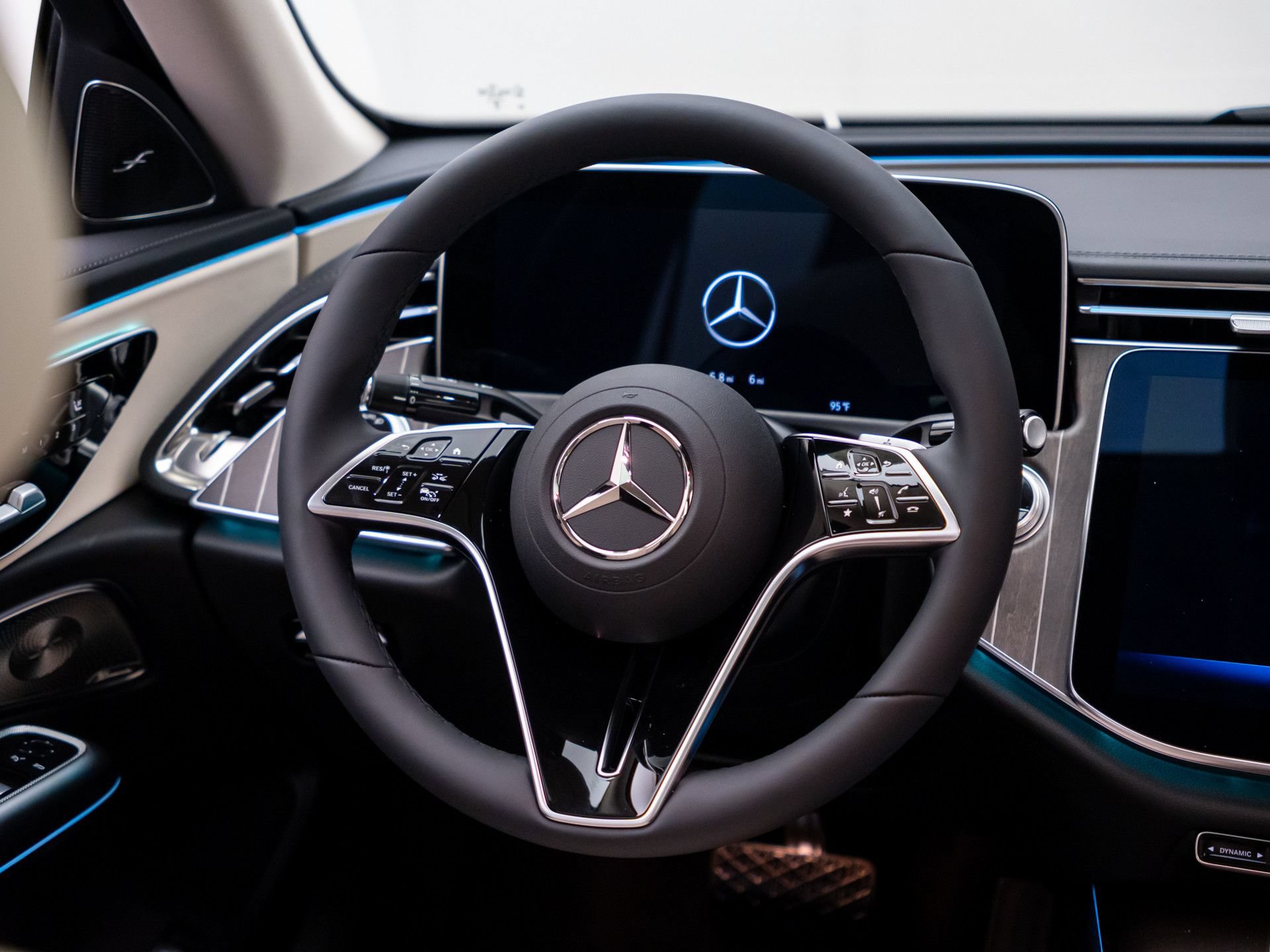 New 2026 Mercedes-Benz E 350 4MATIC Sedan image 11