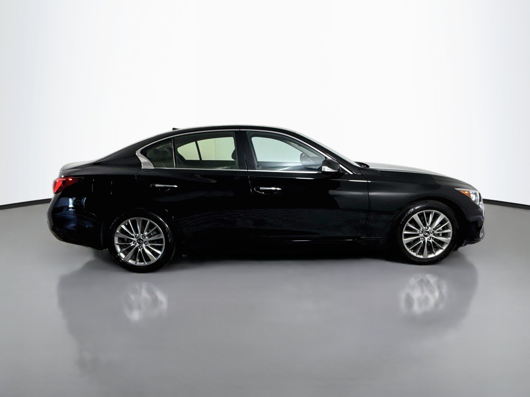 Used 2024 INFINITI Q50 Luxe AWD/4WD image 11