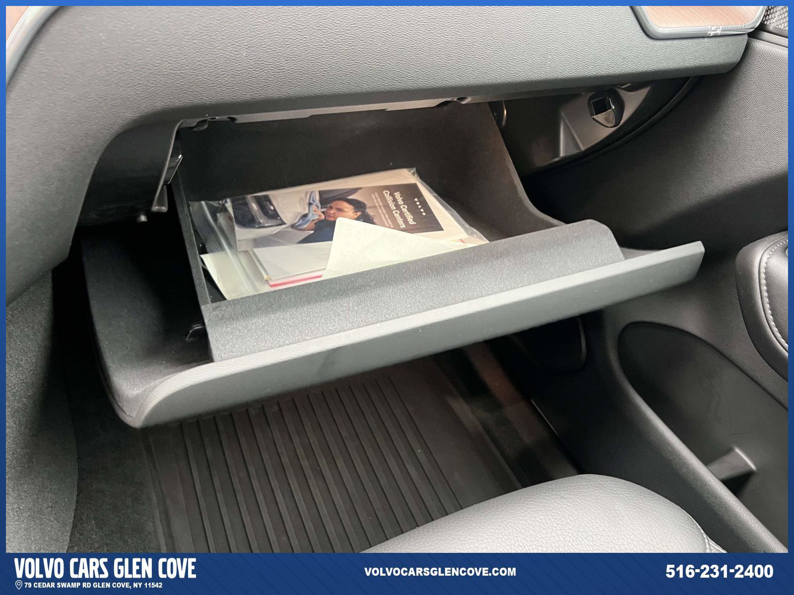 Certified 2023 Volvo XC60 B5 Plus w/ Climate Package image 34