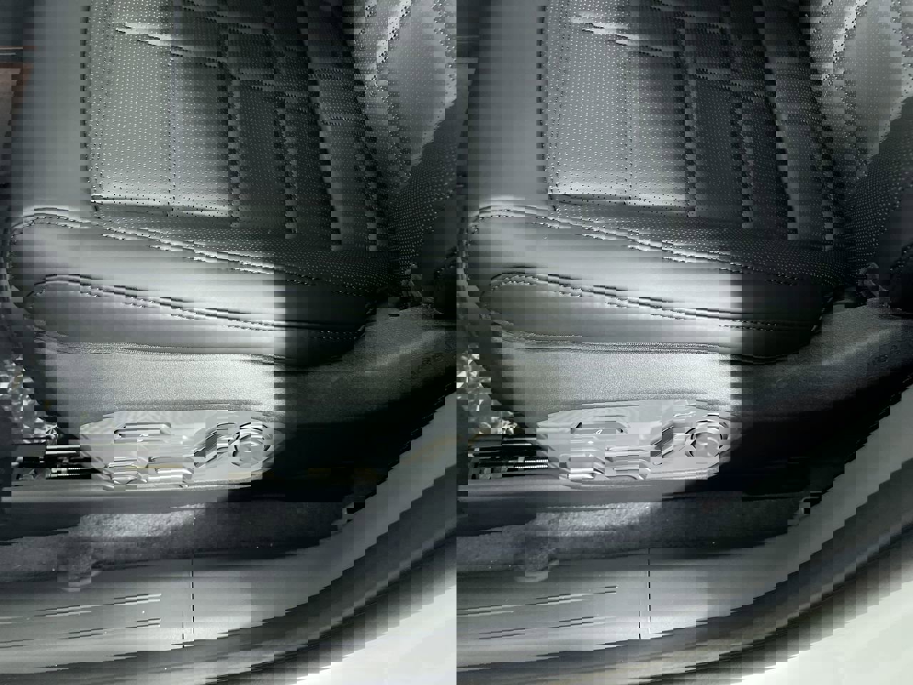 New 2026 Kia EV9 Land w/ Nightfall Edition Package image 13