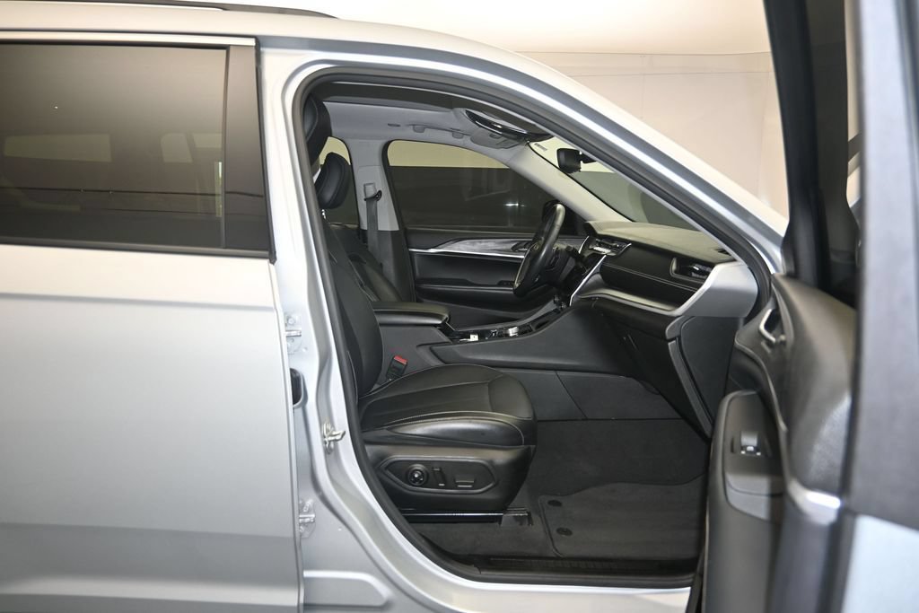 Used 2021 Jeep Grand Cherokee L Limited RWD image 30