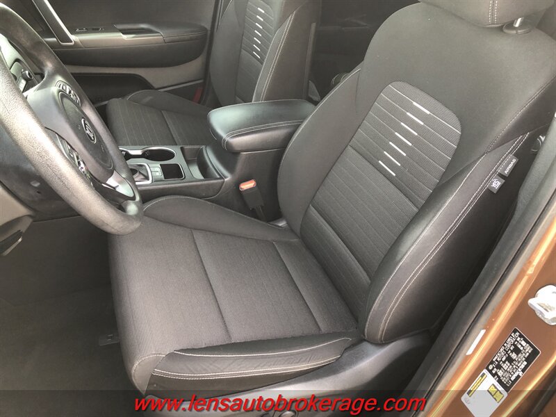 Used 2019 Kia Sportage LX w/ LX Popular Package FWD image 12