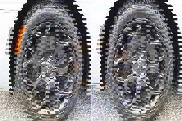 Used 2019 Chrysler 300 Touring w/ Sport Appearance Package image 5