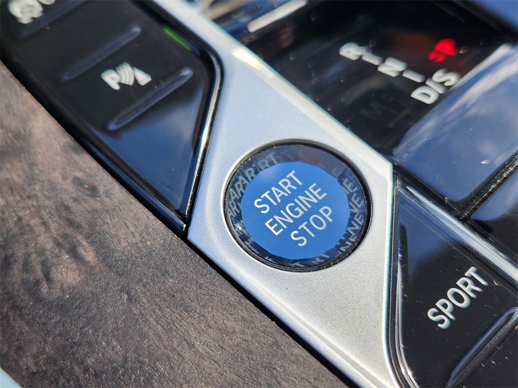 New 2025 BMW X7 M60i image 28