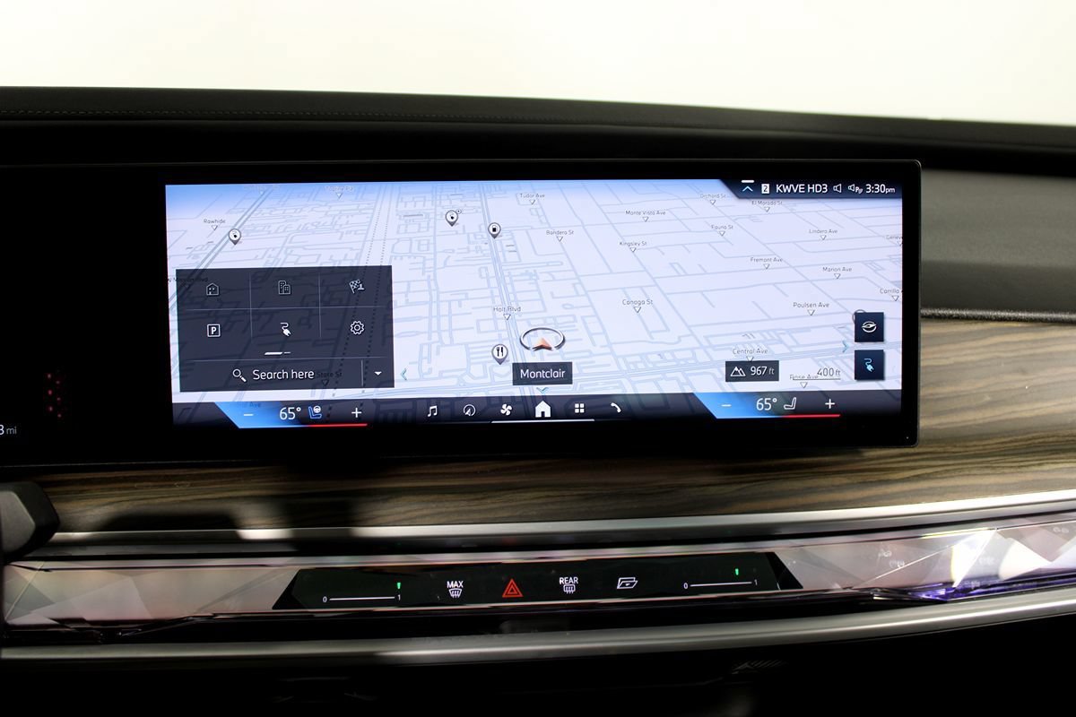 Used 2023 BMW i7 xDrive60 AWD/4WD image 27