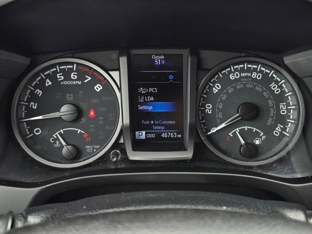 Used 2022 Toyota Tacoma TRD Off-Road AWD/4WD image 25