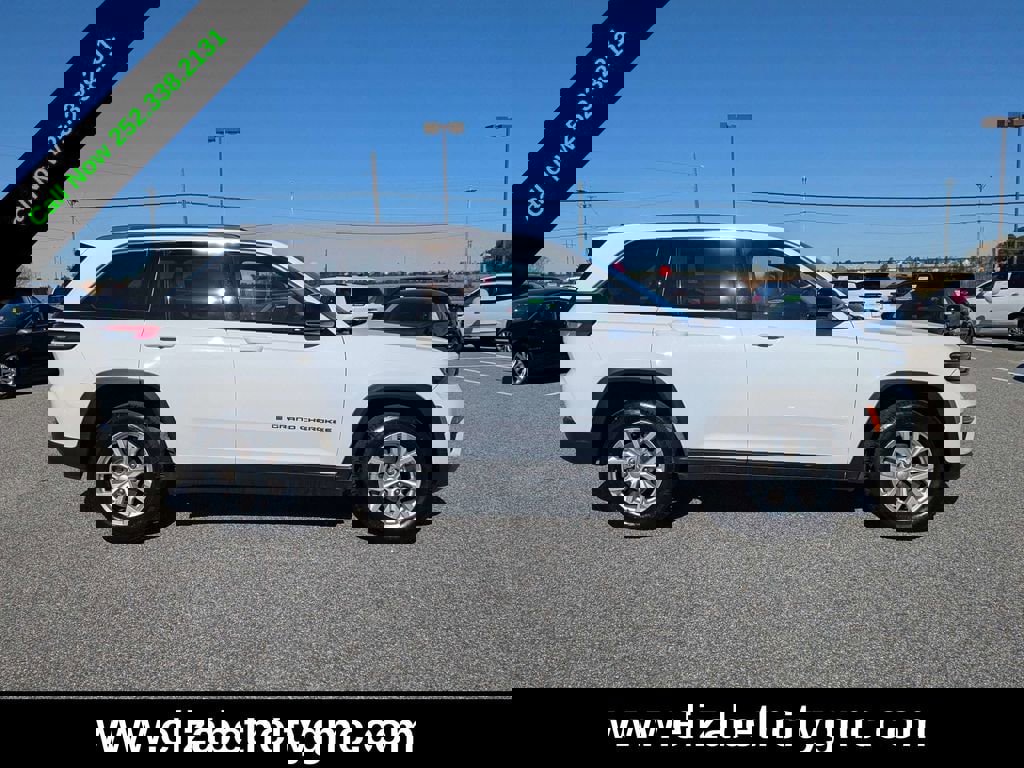 Used 2024 Jeep Grand Cherokee Limited image 2