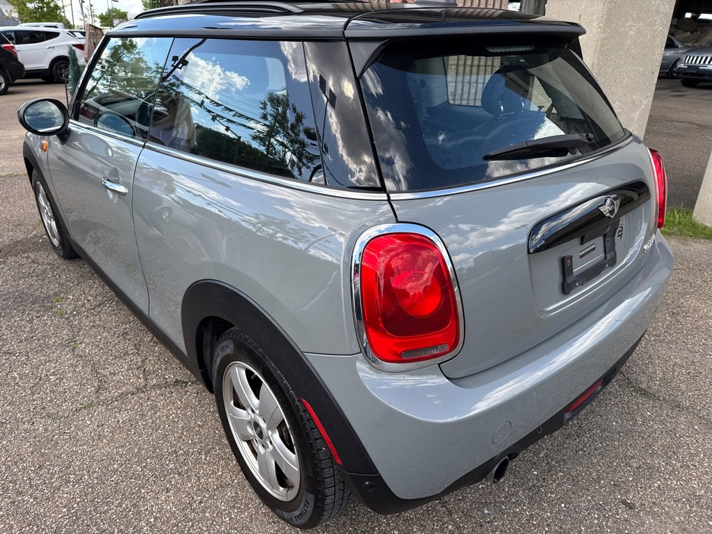 Used 2017 MINI Cooper 2-Door Hardtop FWD image 2