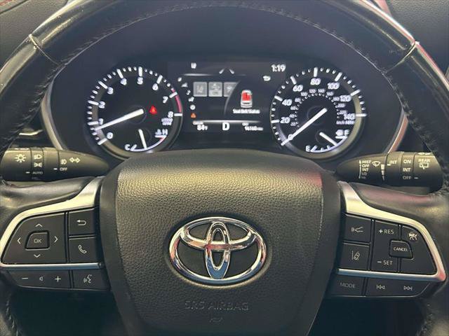 Certified 2021 Toyota Highlander XSE FWD image 29