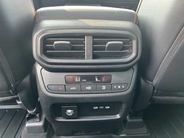 Used 2025 Honda Pilot TrailSport image 21