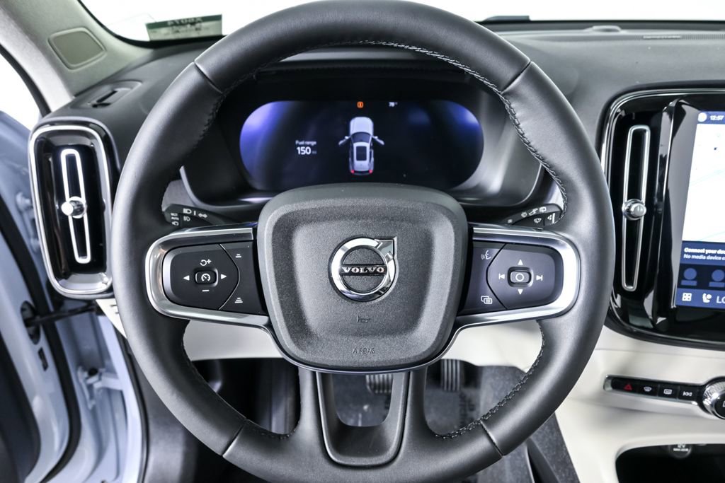 Certified 2024 Volvo XC40 B5 Plus w/ Protection Package Premier image 11