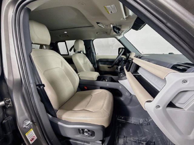 Certified 2023 Land Rover Defender 130 SE AWD/4WD image 30