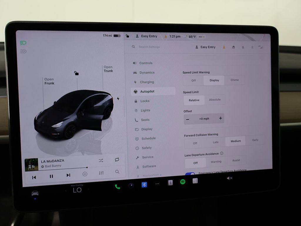 Used 2023 Tesla Model Y Long Range AWD/4WD image 47