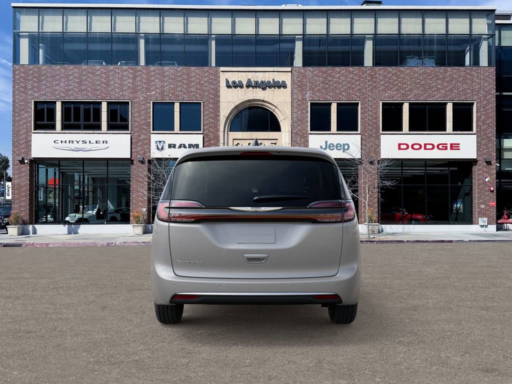 New 2026 Chrysler Pacifica Select image 7
