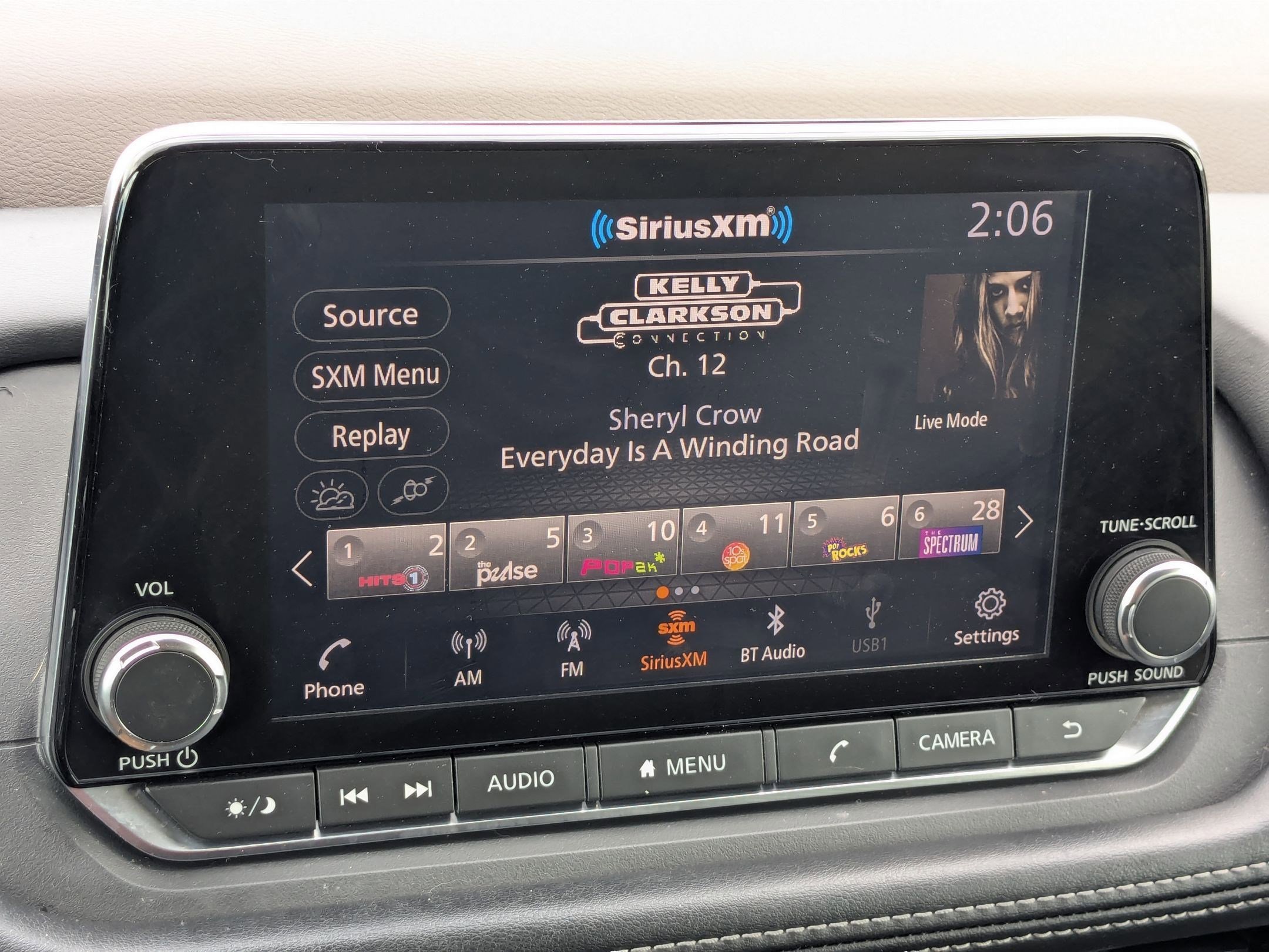 Used 2022 Nissan Rogue SV image 18