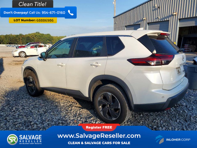 Used 2024 Nissan Rogue SV AWD/4WD image 3