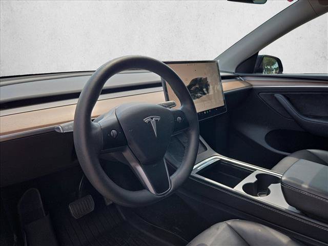 Used 2024 Tesla Model Y Long Range AWD/4WD image 9