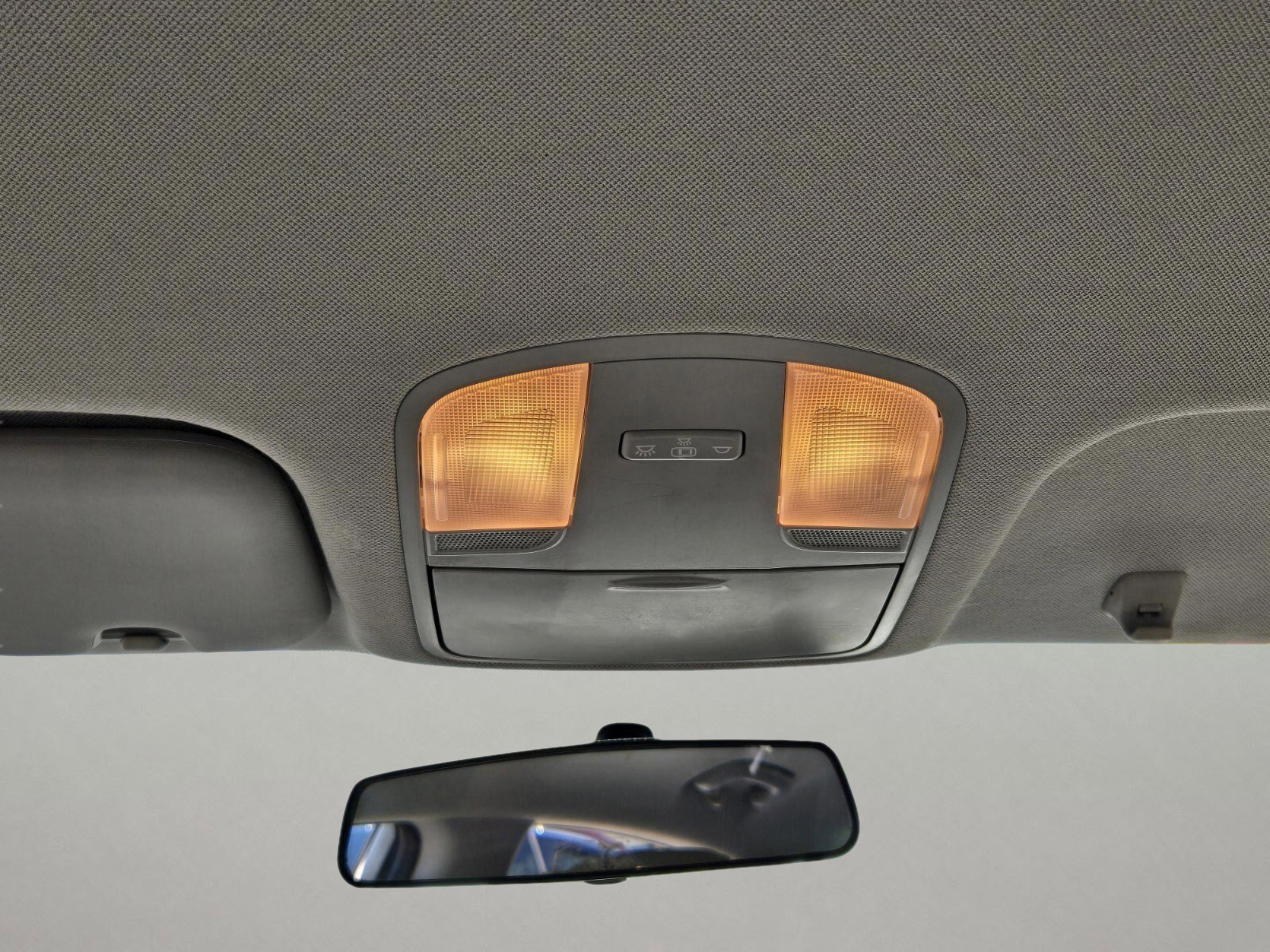 Used 2017 Hyundai Elantra SE image 39