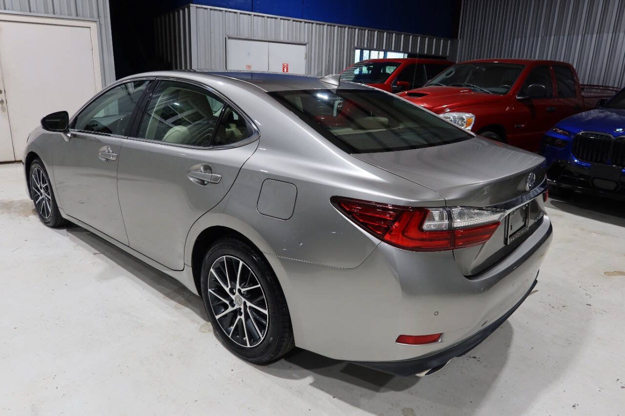 Used 2018 Lexus ES 350 w/ Luxury Package w/Wood Trim FWD image 3