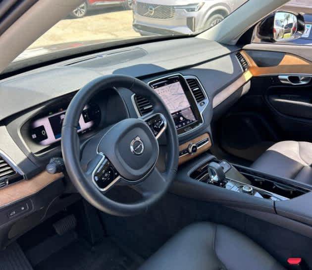 Used 2024 Volvo XC90 T8 Plus w/ Protection Package Premier AWD/4WD image 3
