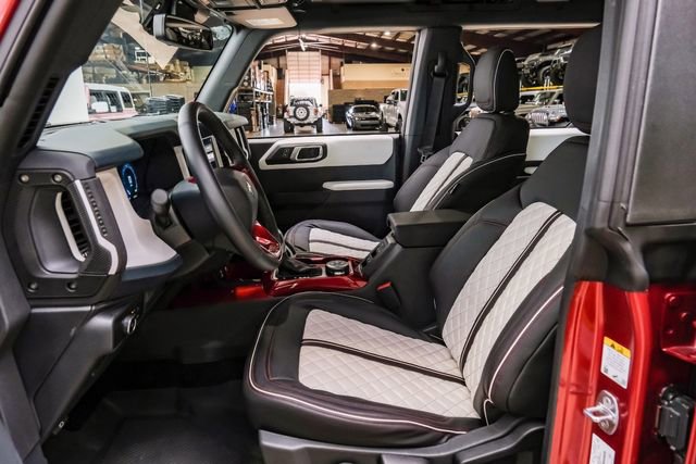 Used 2025 Ford Bronco Heritage Edition image 16