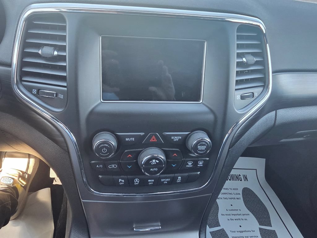 Used 2020 Jeep Grand Cherokee Laredo AWD/4WD image 14
