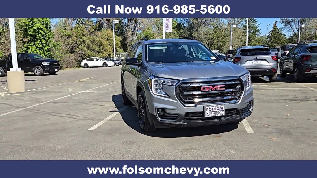 Used 2024 GMC Terrain AT4 image 3