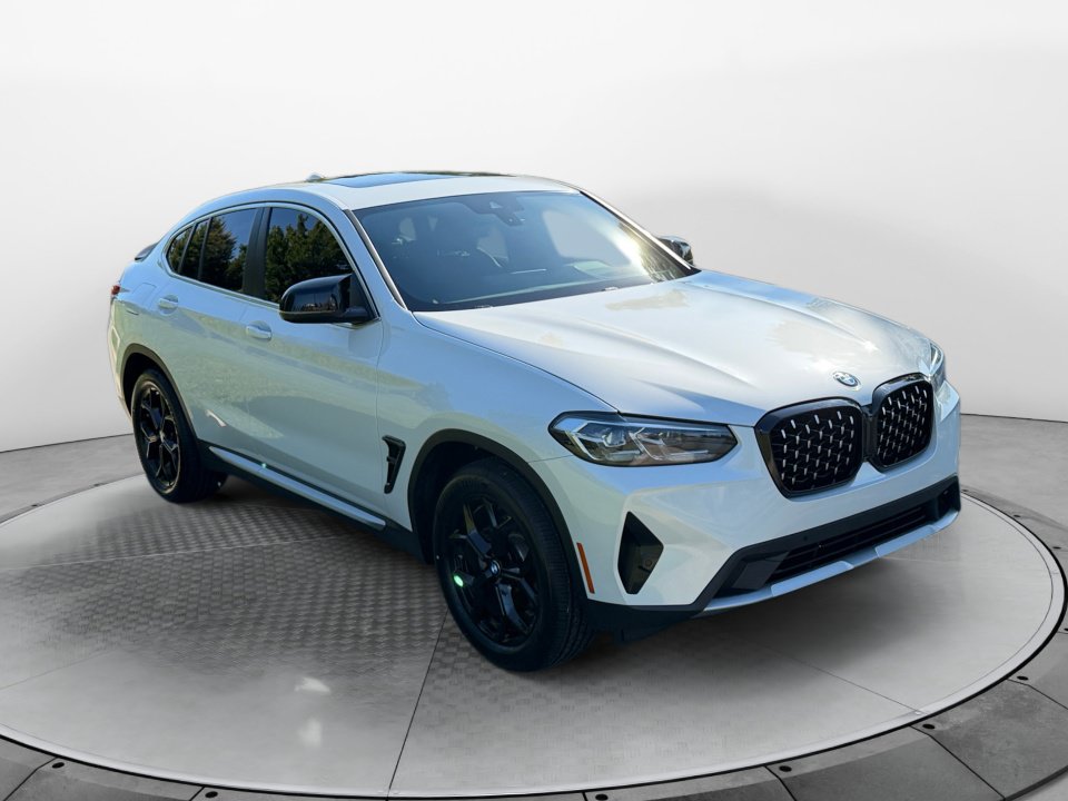 Used 2025 BMW X4 xDrive30i w/ Premium Package AWD/4WD image 1