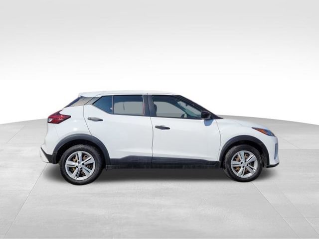 Used 2022 Nissan Kicks S FWD image 4