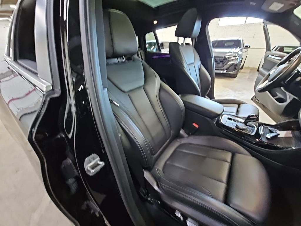 Used 2023 BMW X4 xDrive30i w/ Premium Package image 4