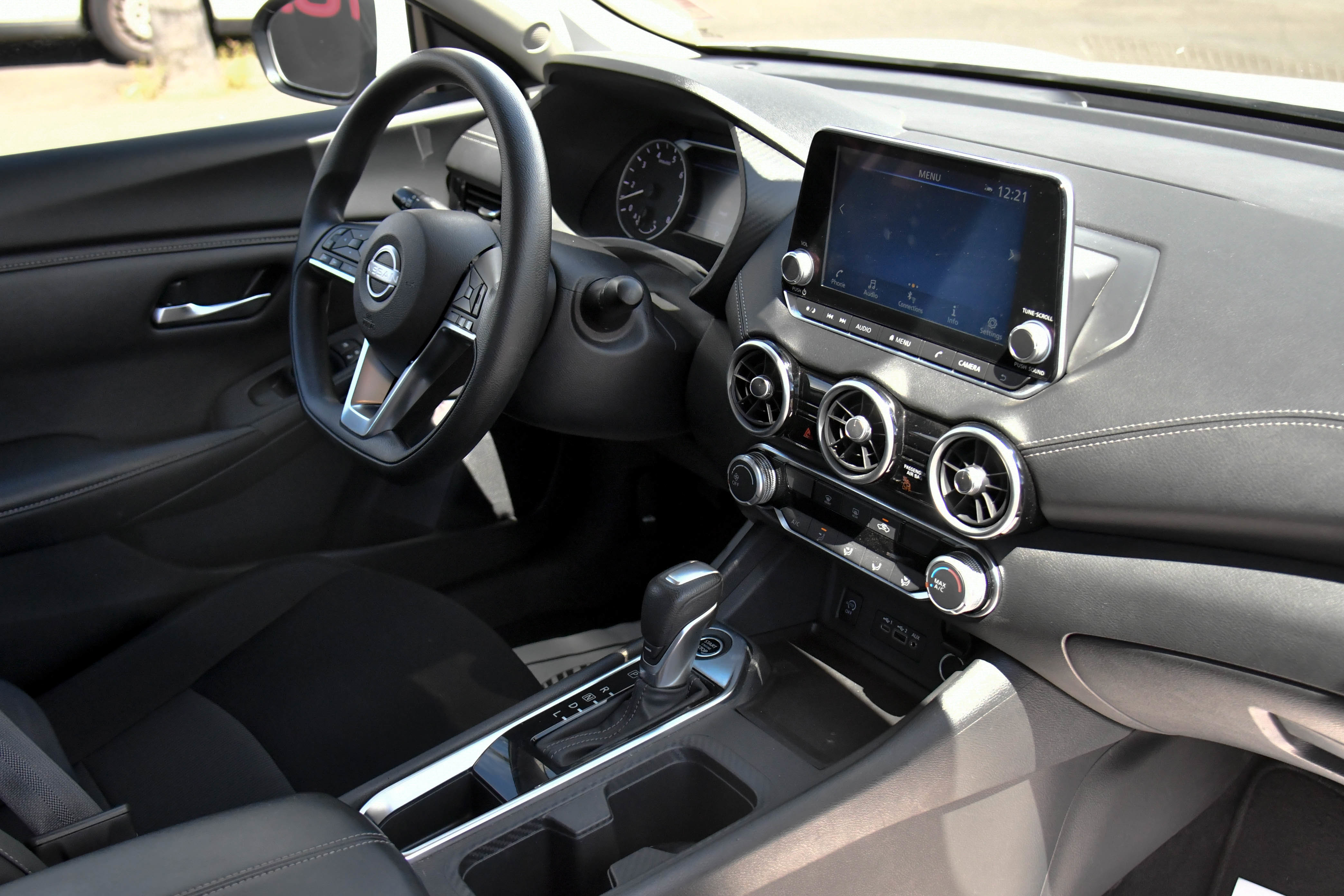 Used 2025 Nissan Sentra SV image 38