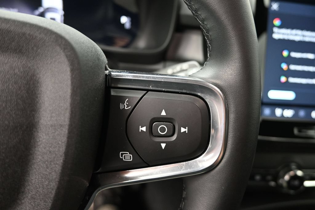 Used 2023 Volvo XC40 Recharge Ultimate w/ Protection Package Premier AWD/4WD image 11