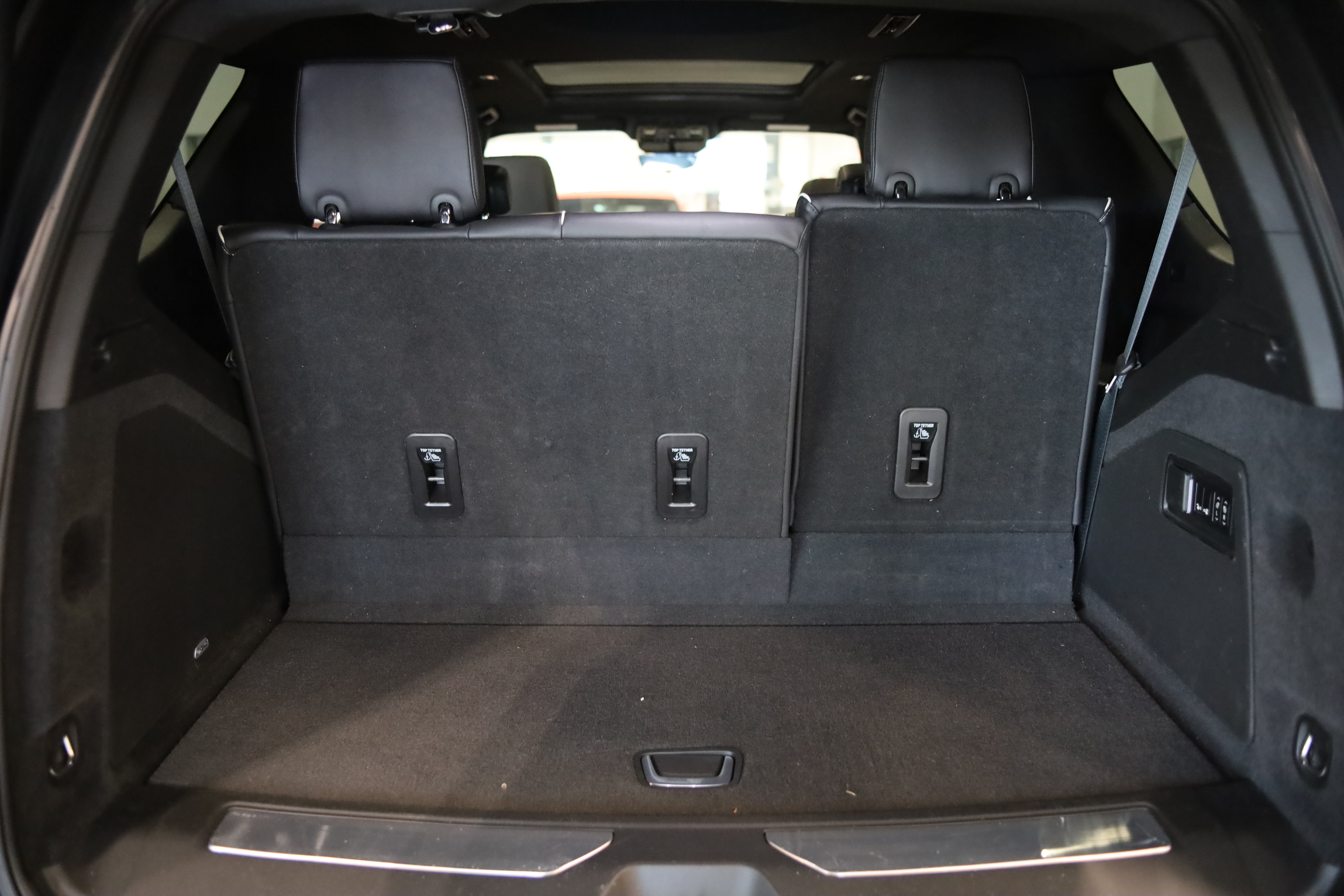 Used 2021 Cadillac Escalade Premium Luxury w/ Driver Assist Tech Package AWD/4WD image 8